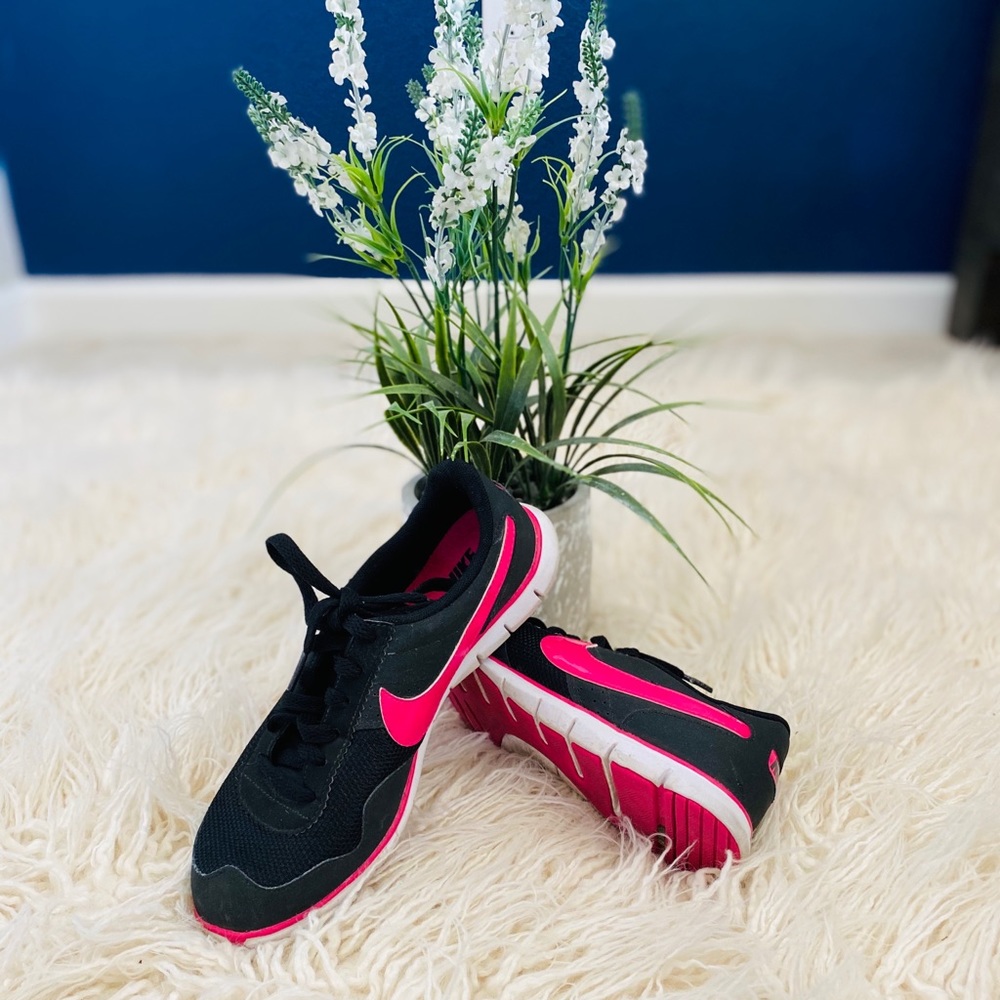🎈SALE🎈Nike Women’s Sneakers